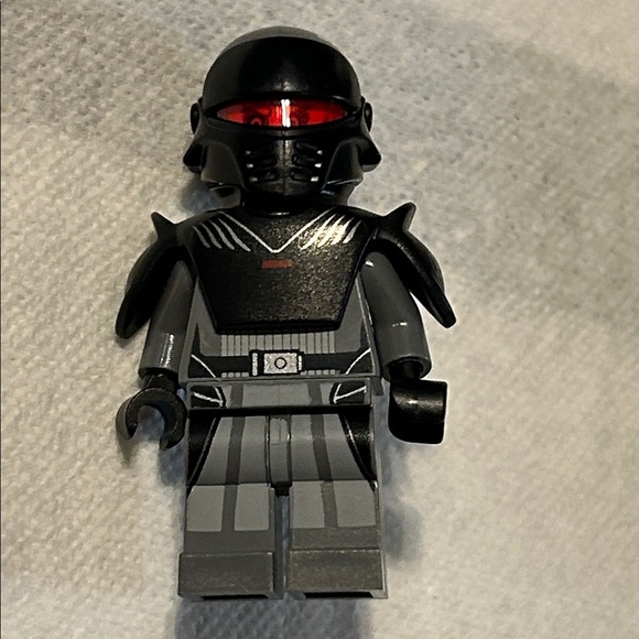 LEGO StarWars Grand Inquisitor Mini Figure sw0622 with helmet - Picture 9 of 10